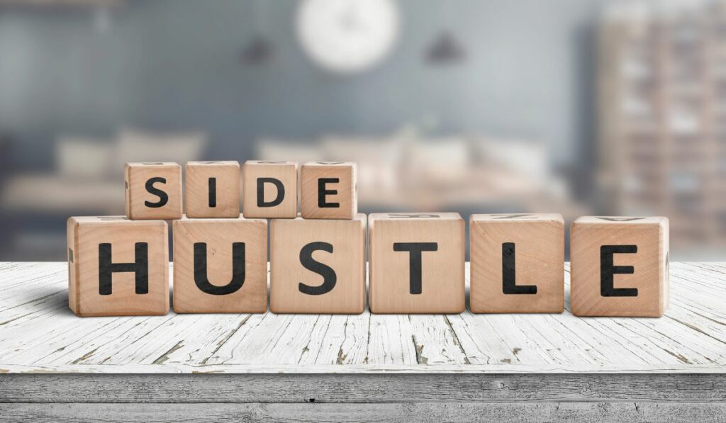 right side hustle for you, rental tote business courses, start a side hustle with a business coach